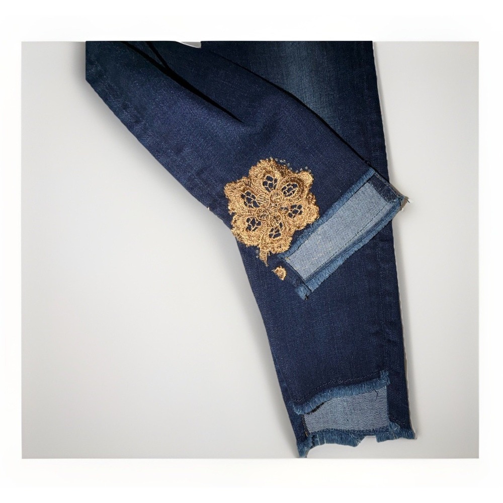 7 for All Mankind The Ankle Skinny Distressed Jeans Step Hem Size 28 Embellished - Picture 3 of 8